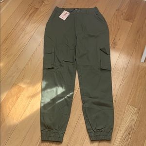 Cargo pants(Never Worn)